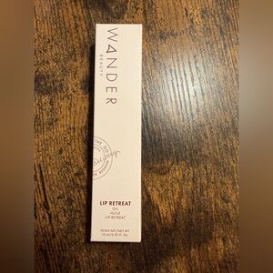 Wander Beauty Lip Retreat Oil – Hydrating Lip Oil – New in Box